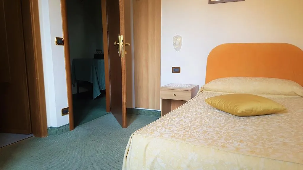 Eurohotel Mountain Wellness Castione della Presolana 4*,